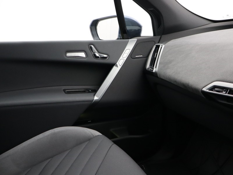 2025 (75) BMW iX 300kW xDrive45 M Sport 101kWh 5dr Auto 5228362