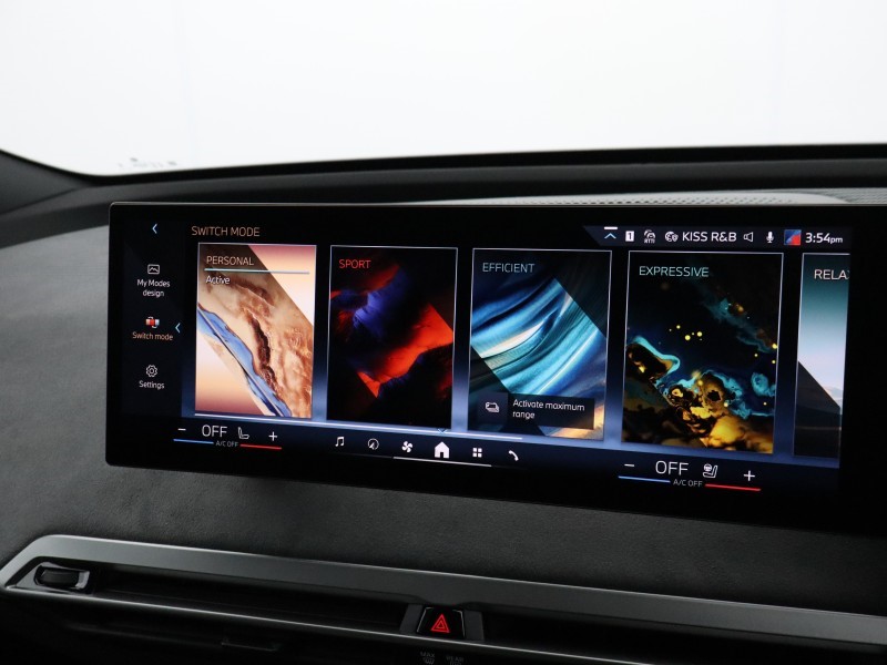 2025 (75) BMW iX 300kW xDrive45 M Sport 101kWh 5dr Auto 5228346