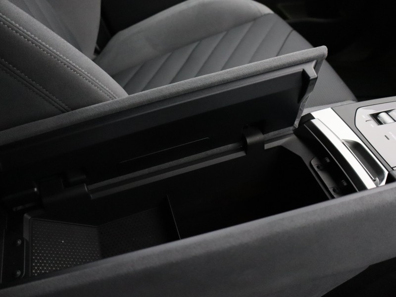 2025 (75) BMW iX 300kW xDrive45 M Sport 101kWh 5dr Auto 5228358