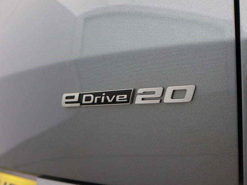 2025 (75) BMW iX2 150kW eDrive20 M Sport 65kWh 5dr Auto 5468386