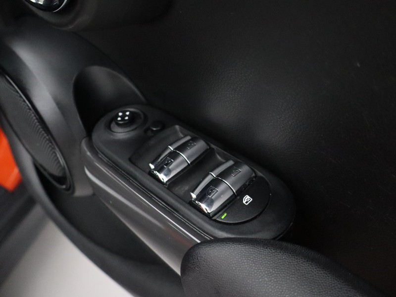 2019 (68) MINI HATCHBACK 1.5 Cooper Classic II 5dr 4977615