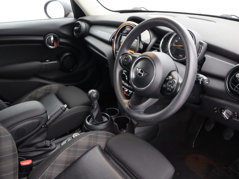 2019 (68) MINI HATCHBACK 1.5 Cooper Classic II 5dr 4977608