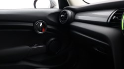 2019 (68) MINI HATCHBACK 1.5 Cooper Classic II 5dr 4977629