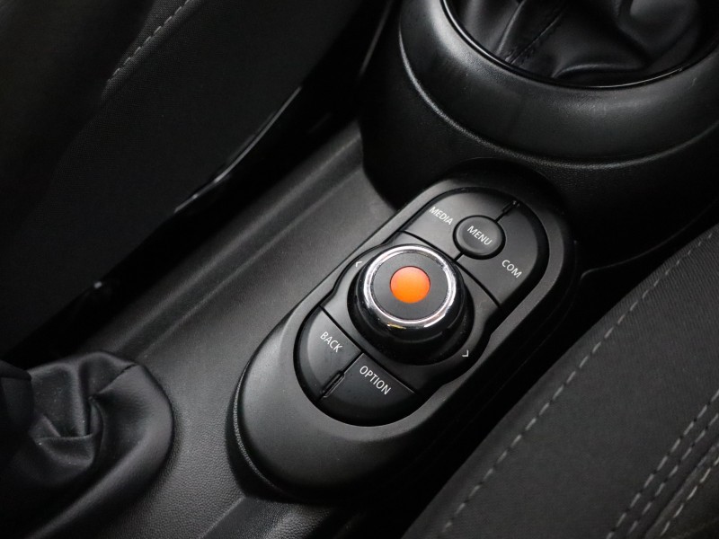 2019 (68) MINI HATCHBACK 1.5 Cooper Classic II 5dr 4977633