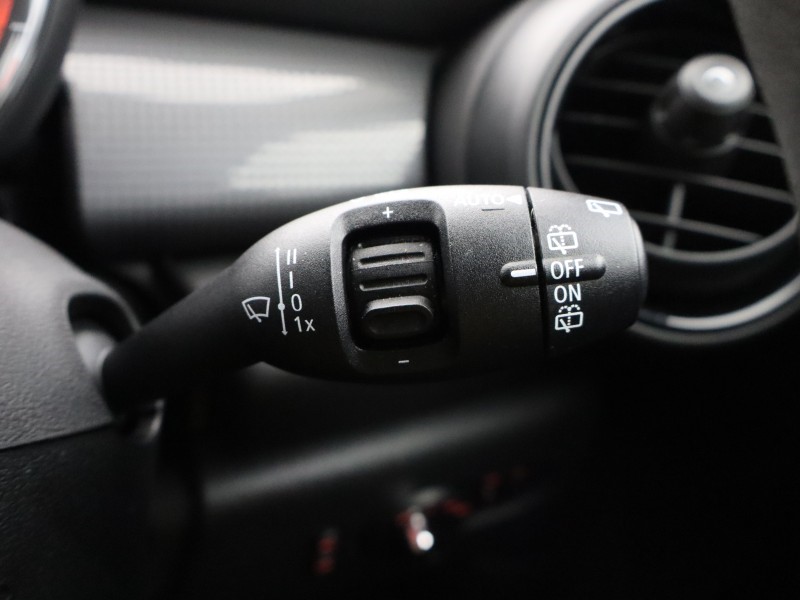 2019 (68) MINI HATCHBACK 1.5 Cooper Classic II 5dr 4977637