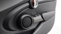 2019 (68) MINI HATCHBACK 1.5 Cooper Classic II 5dr 4977616