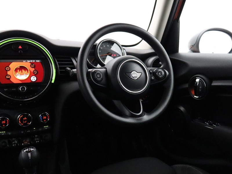 2019 (68) MINI HATCHBACK 1.5 Cooper Classic II 5dr 4977645