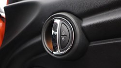 2019 (68) MINI HATCHBACK 1.5 Cooper Classic II 5dr 4977614