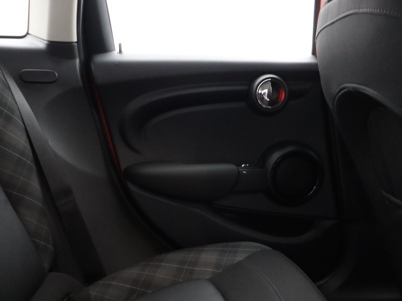 2019 (68) MINI HATCHBACK 1.5 Cooper Classic II 5dr 4977641