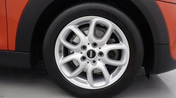 2019 (68) MINI HATCHBACK 1.5 Cooper Classic II 5dr 4977596