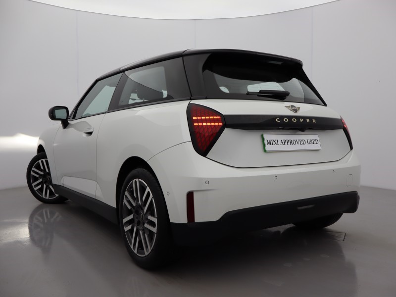 2024 (24) MINI COOPER 135kW E Classic 41kWh 3dr Auto 4965673