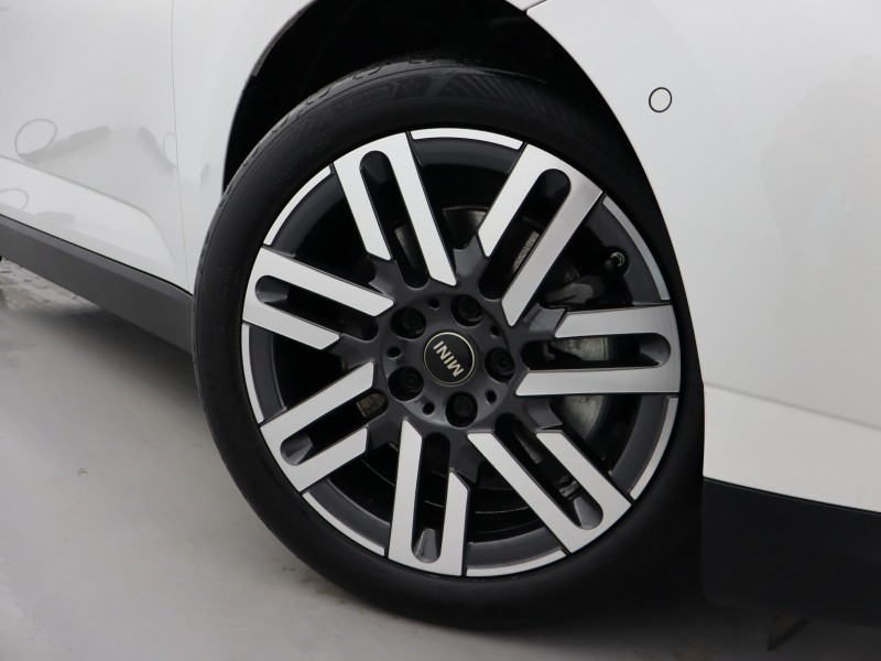 2024 (24) MINI COOPER 135kW E Classic 41kWh 3dr Auto 4965675