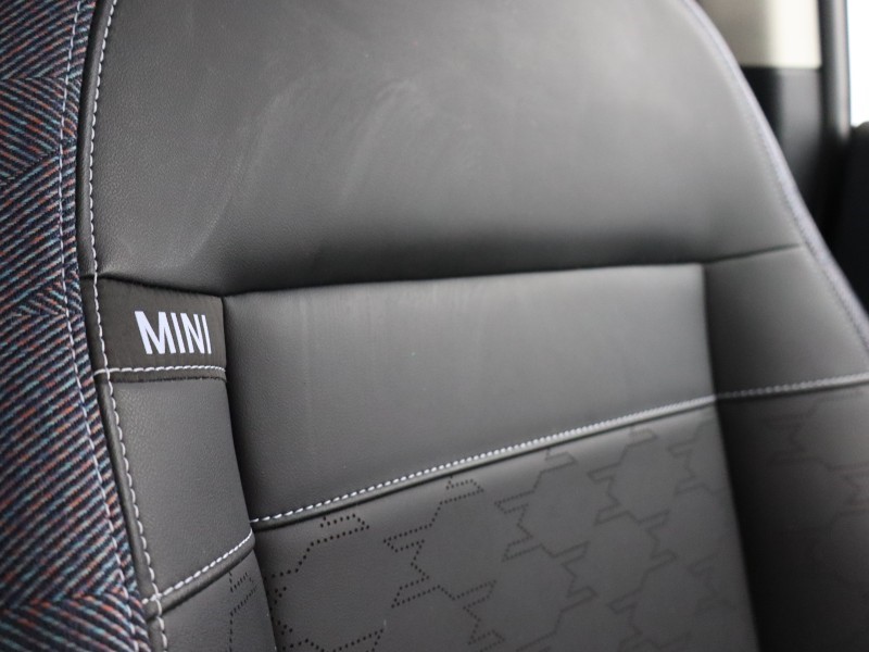 2024 (24) MINI COOPER 135kW E Classic 41kWh 3dr Auto 4965689