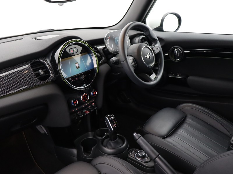 2022 (72) MINI HATCHBACK 1.5 Cooper Exclusive 3dr Auto 5182899