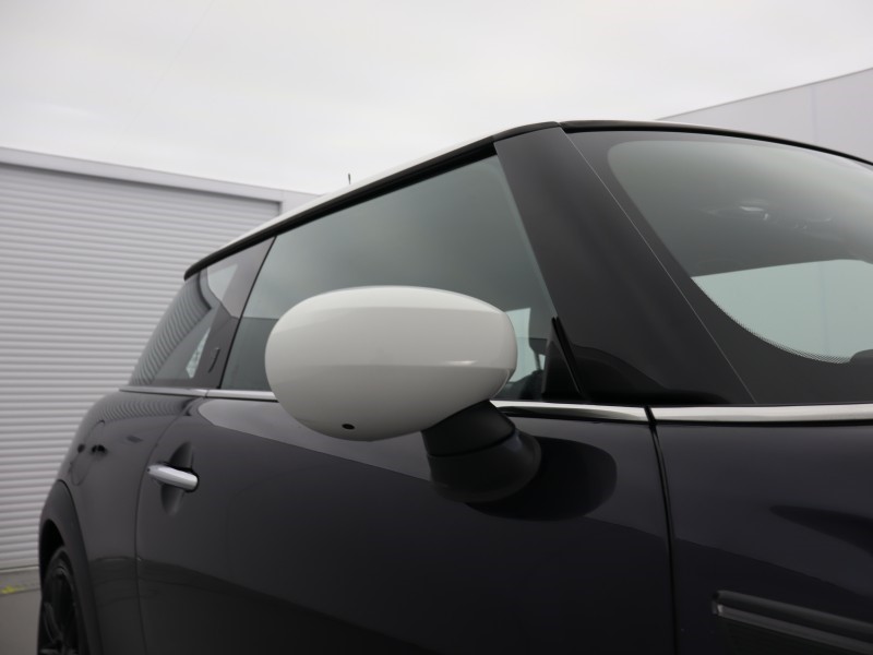 2022 (72) MINI HATCHBACK 1.5 Cooper Exclusive 3dr Auto 5182888