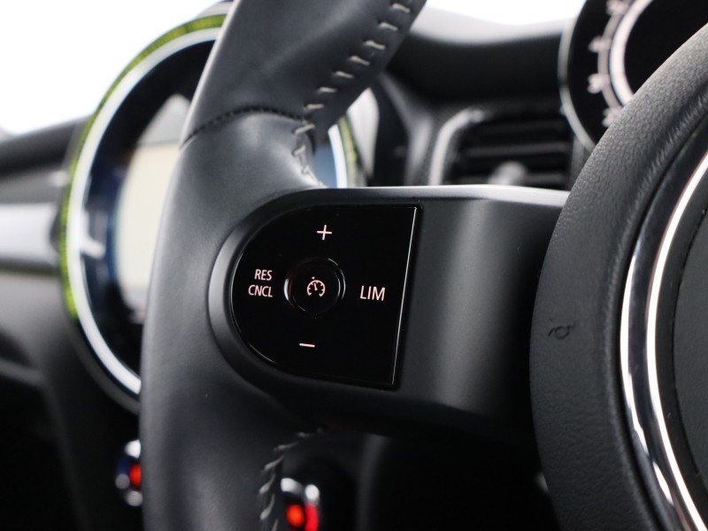 2022 (72) MINI HATCHBACK 1.5 Cooper Exclusive 3dr Auto 5182920