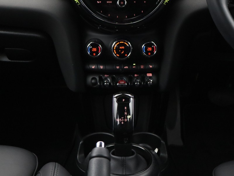 2022 (72) MINI HATCHBACK 1.5 Cooper Exclusive 3dr Auto 5182905