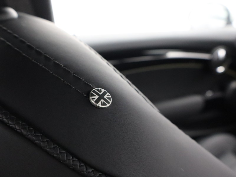 2022 (72) MINI HATCHBACK 1.5 Cooper Exclusive 3dr Auto 5182901