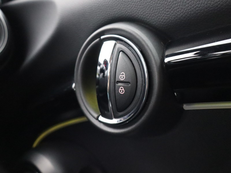 2022 (72) MINI HATCHBACK 1.5 Cooper Exclusive 3dr Auto 5182927