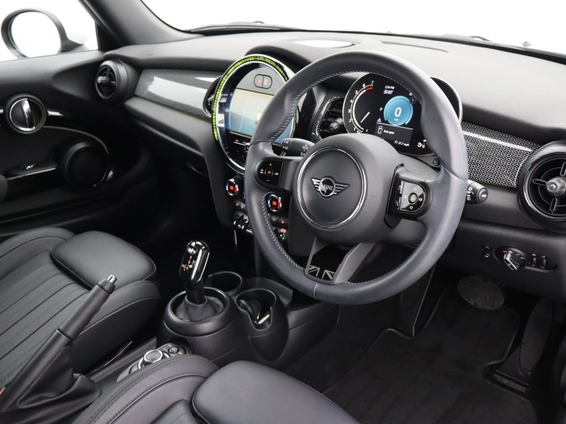 2022 (72) MINI HATCHBACK 1.5 Cooper Exclusive 3dr Auto 5182898