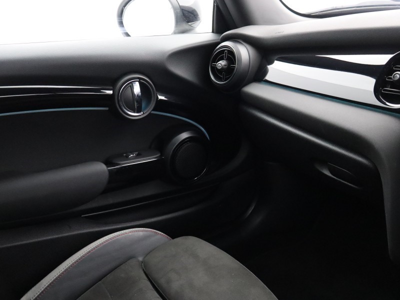 2023 (23) MINI HATCHBACK 1.5 Cooper Sport 3dr Auto 4975438