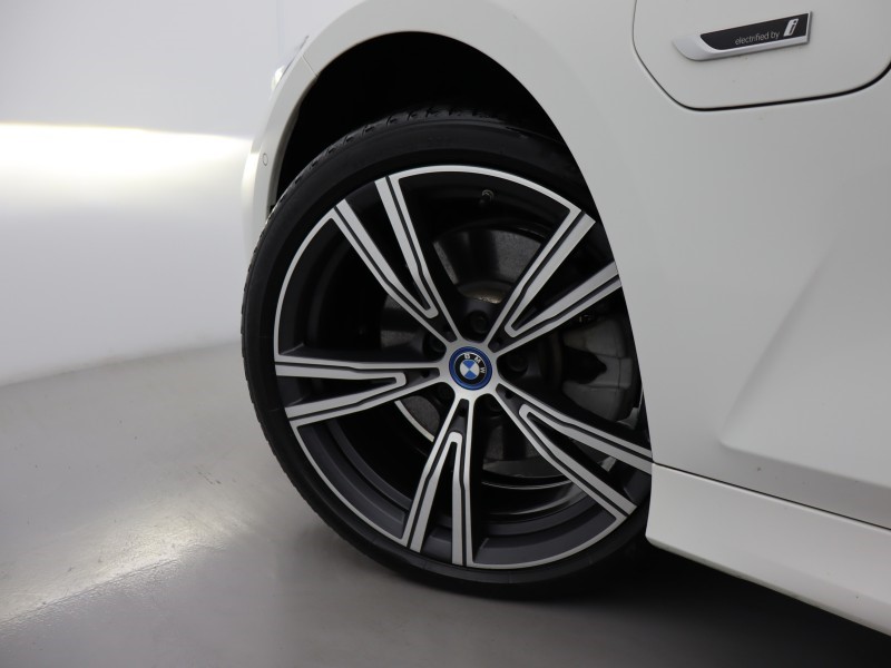 2022 (72) BMW 3 SERIES 330e M Sport 4dr Step Auto 5008387