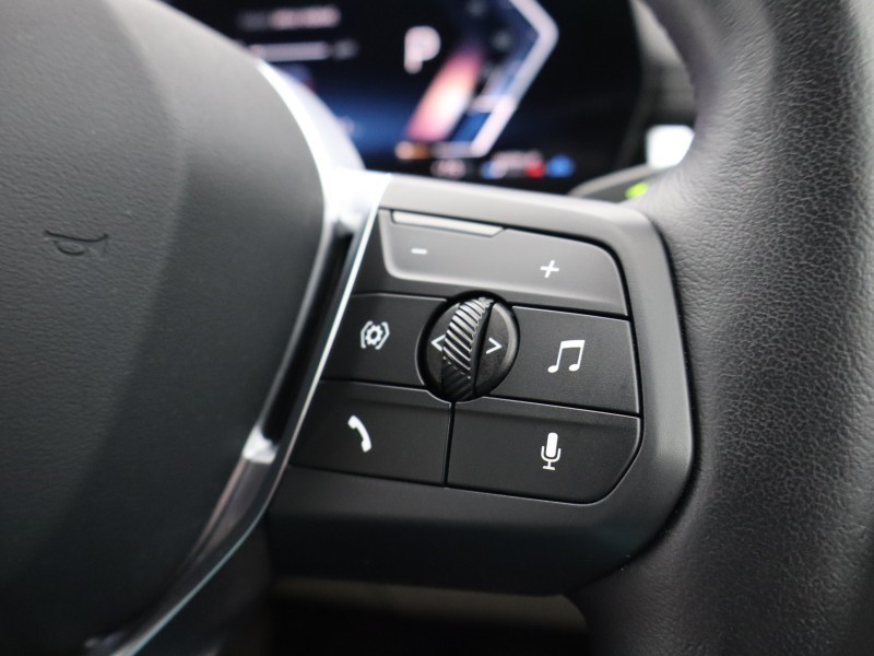 2023 (72) BMW X1 xDrive 23i MHT xLine 5dr Step Auto 5018168