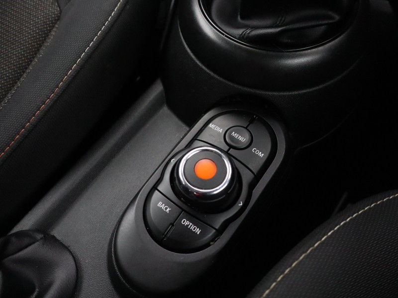 2018 (68) MINI HATCHBACK 1.5 Cooper Classic II 5dr 5113115