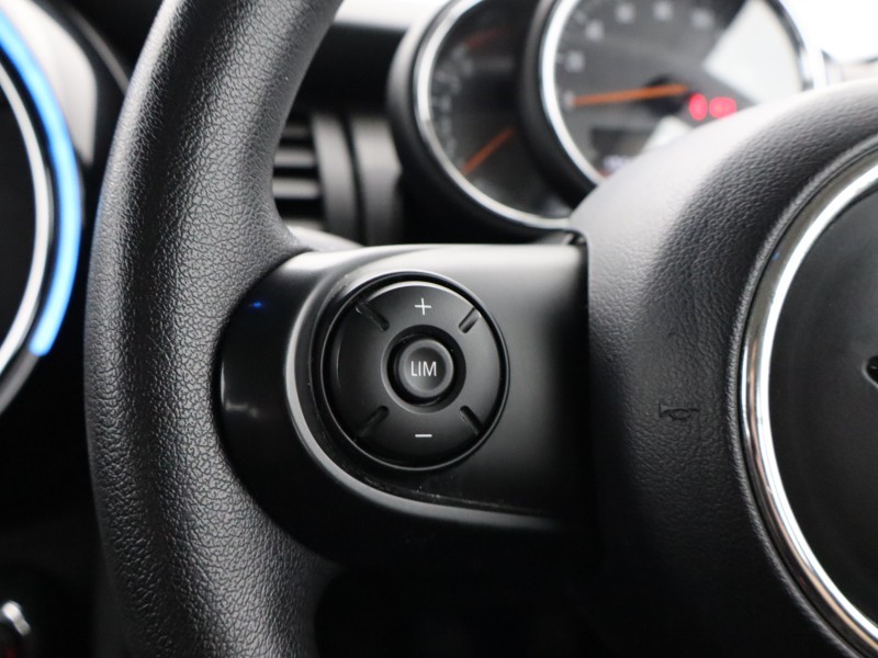 2018 (68) MINI HATCHBACK 1.5 Cooper Classic II 5dr 5113123