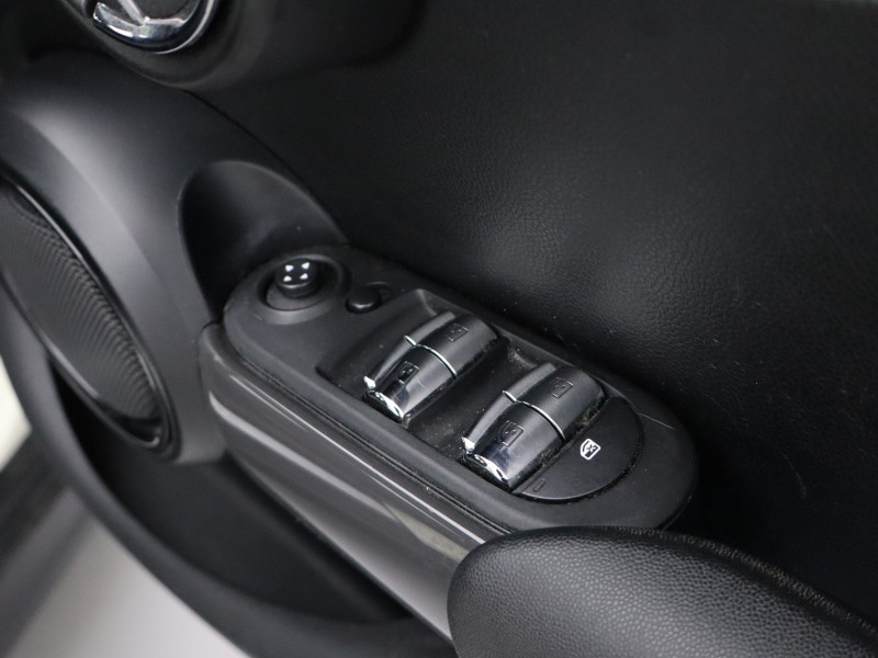 2018 (68) MINI HATCHBACK 1.5 Cooper Classic II 5dr 5113100