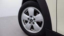 2018 (68) MINI HATCHBACK 1.5 Cooper Classic II 5dr 5113104