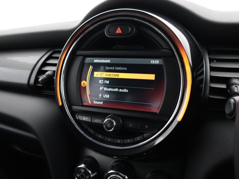 2018 (68) MINI HATCHBACK 1.5 Cooper Classic II 5dr 5113108