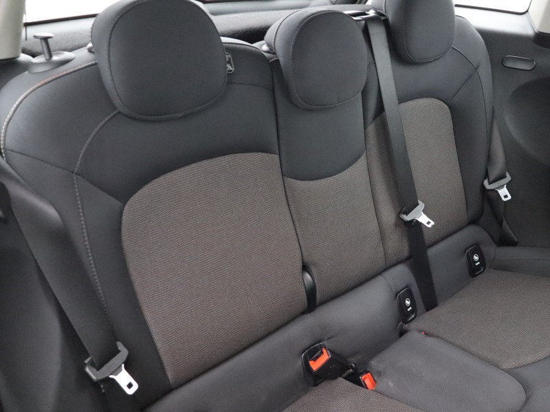 2018 (68) MINI HATCHBACK 1.5 Cooper Classic II 5dr 5113085