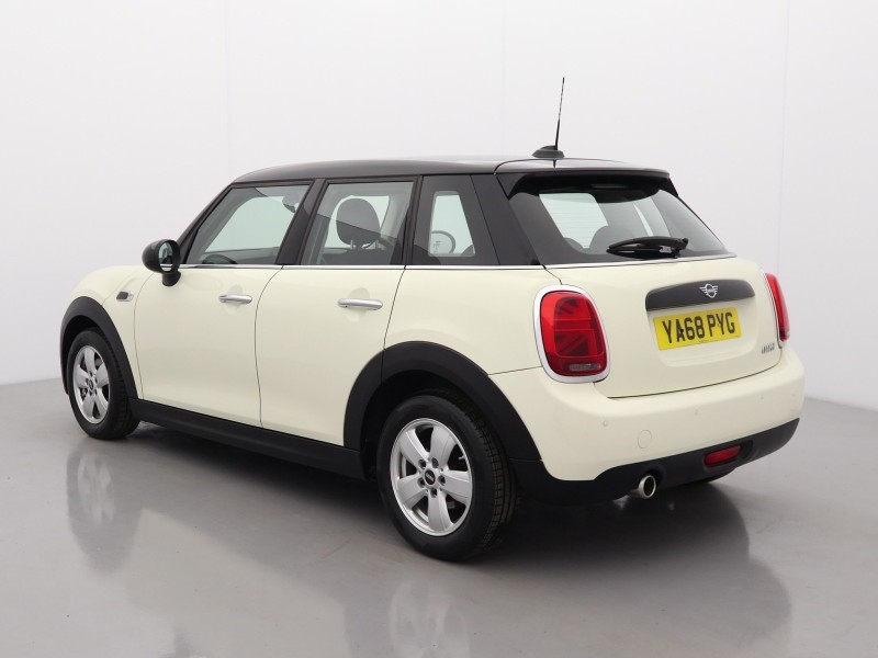 2018 (68) MINI HATCHBACK 1.5 Cooper Classic II 5dr