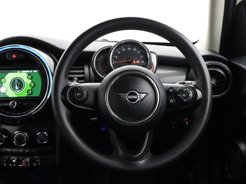 2018 (68) MINI HATCHBACK 1.5 Cooper Classic II 5dr 5113093