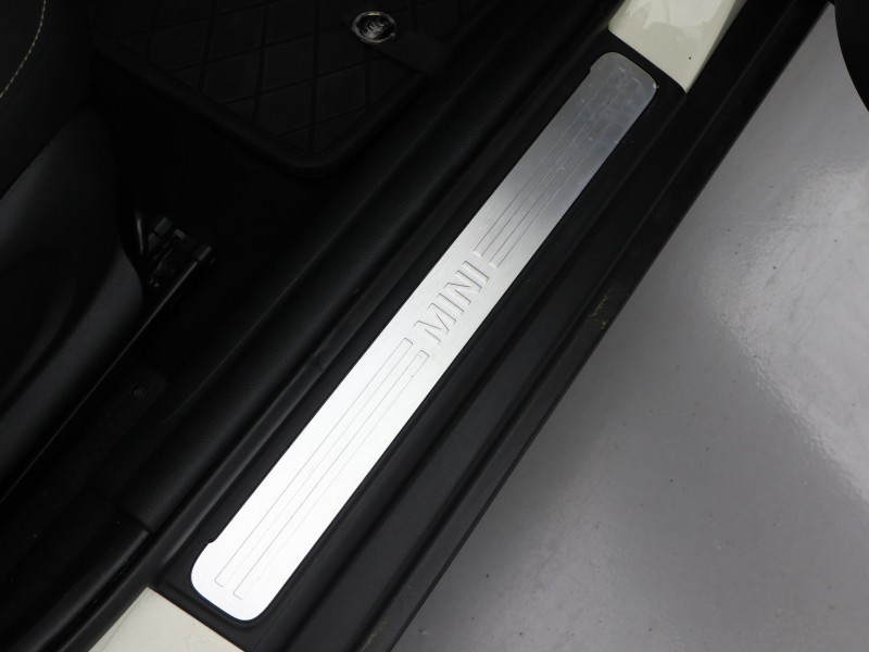 2018 (68) MINI HATCHBACK 1.5 Cooper Classic II 5dr 5113098