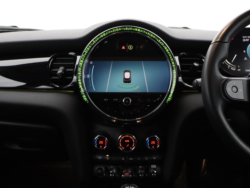 2024 (73) MINI HATCHBACK 1.5 Cooper Classic Premium 5dr 5071173