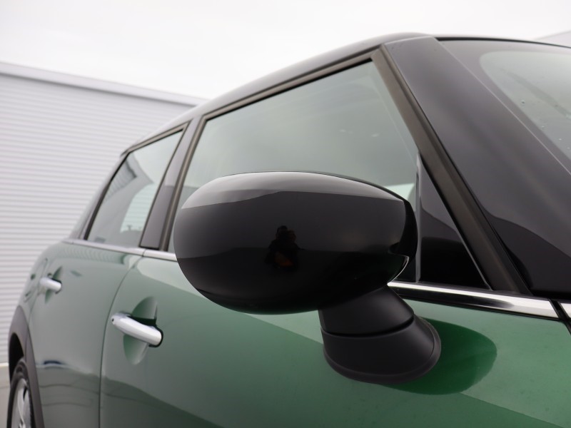 2024 (73) MINI HATCHBACK 1.5 Cooper Classic Premium 5dr 5071154