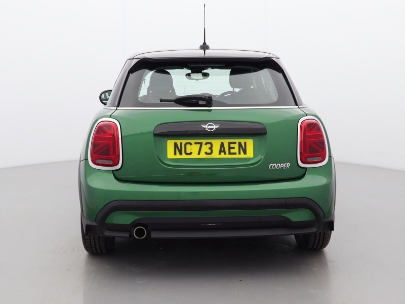 2024 (73) MINI HATCHBACK 1.5 Cooper Classic Premium 5dr 5071142