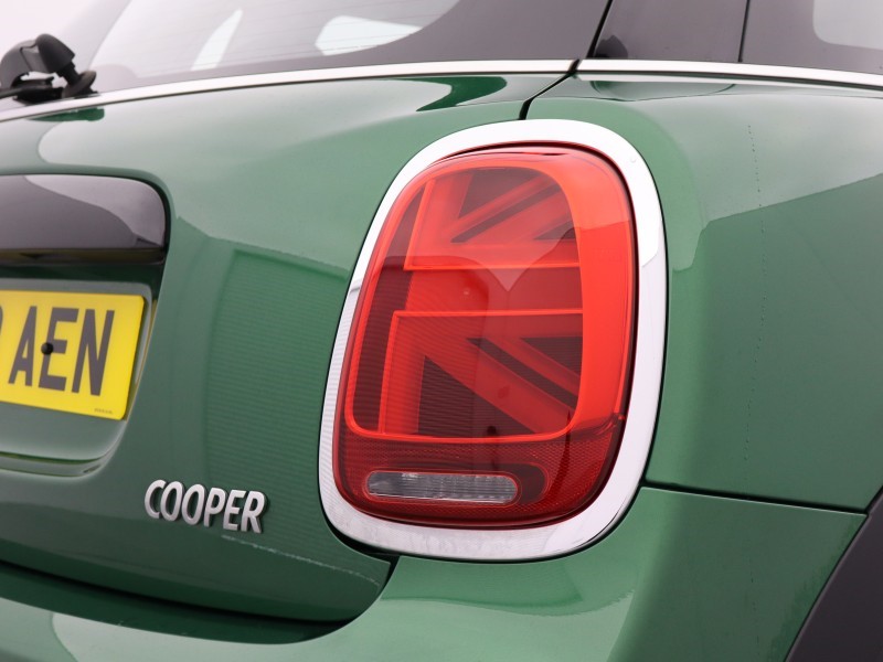 2024 (73) MINI HATCHBACK 1.5 Cooper Classic Premium 5dr 5071145