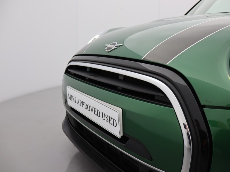 2024 (73) MINI HATCHBACK 1.5 Cooper Classic Premium 5dr 5071157