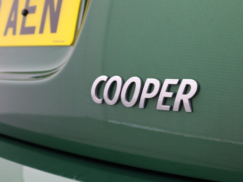 2024 (73) MINI HATCHBACK 1.5 Cooper Classic Premium 5dr 5071147