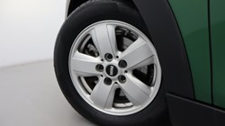 2024 (73) MINI HATCHBACK 1.5 Cooper Classic Premium 5dr 5071162