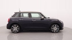 2022 (72) MINI HATCHBACK 1.5 Cooper Exclusive 5dr Auto 5194084