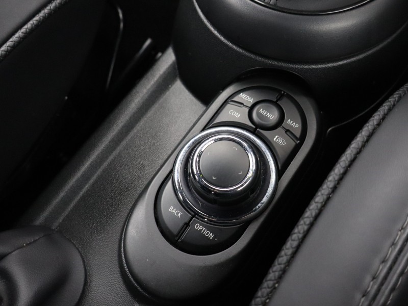 2022 (72) MINI HATCHBACK 1.5 Cooper Exclusive 5dr Auto 5194133