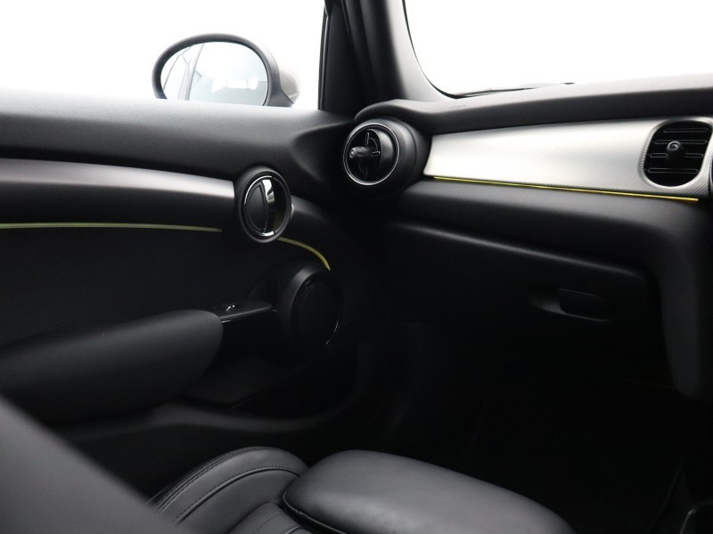 2022 (72) MINI HATCHBACK 1.5 Cooper Exclusive 5dr Auto 5194116