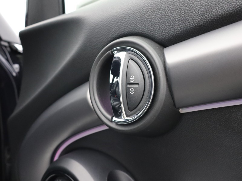 2022 (72) MINI HATCHBACK 1.5 Cooper Exclusive 5dr Auto 5194102