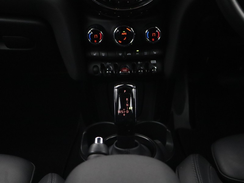 2022 (72) MINI HATCHBACK 1.5 Cooper Exclusive 5dr Auto 5194113