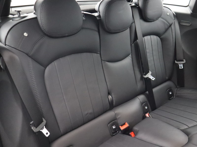 2022 (72) MINI HATCHBACK 1.5 Cooper Exclusive 5dr Auto 5194097