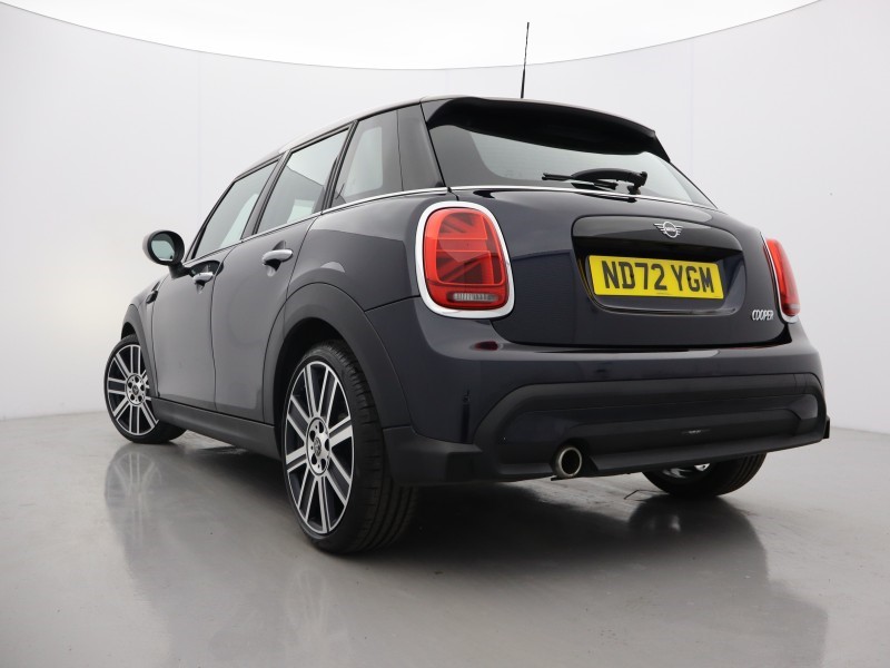 2022 (72) MINI HATCHBACK 1.5 Cooper Exclusive 5dr Auto 5194109